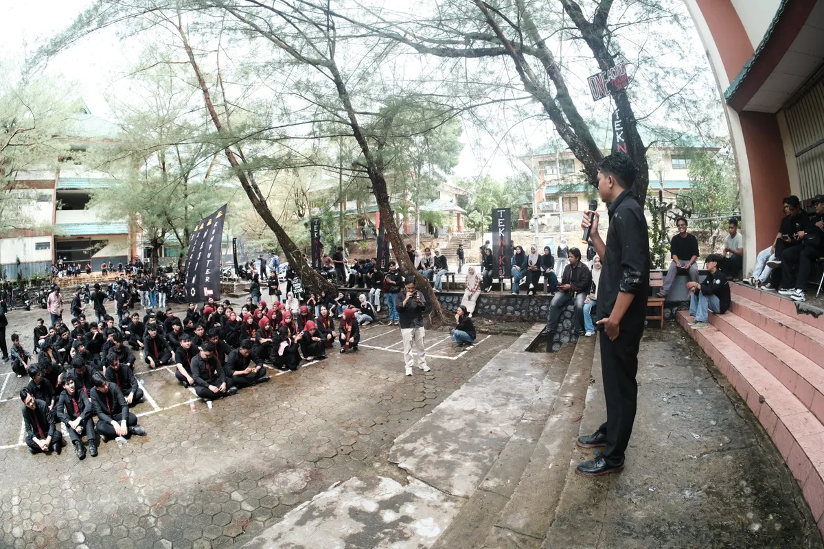 Momen Kirab 16