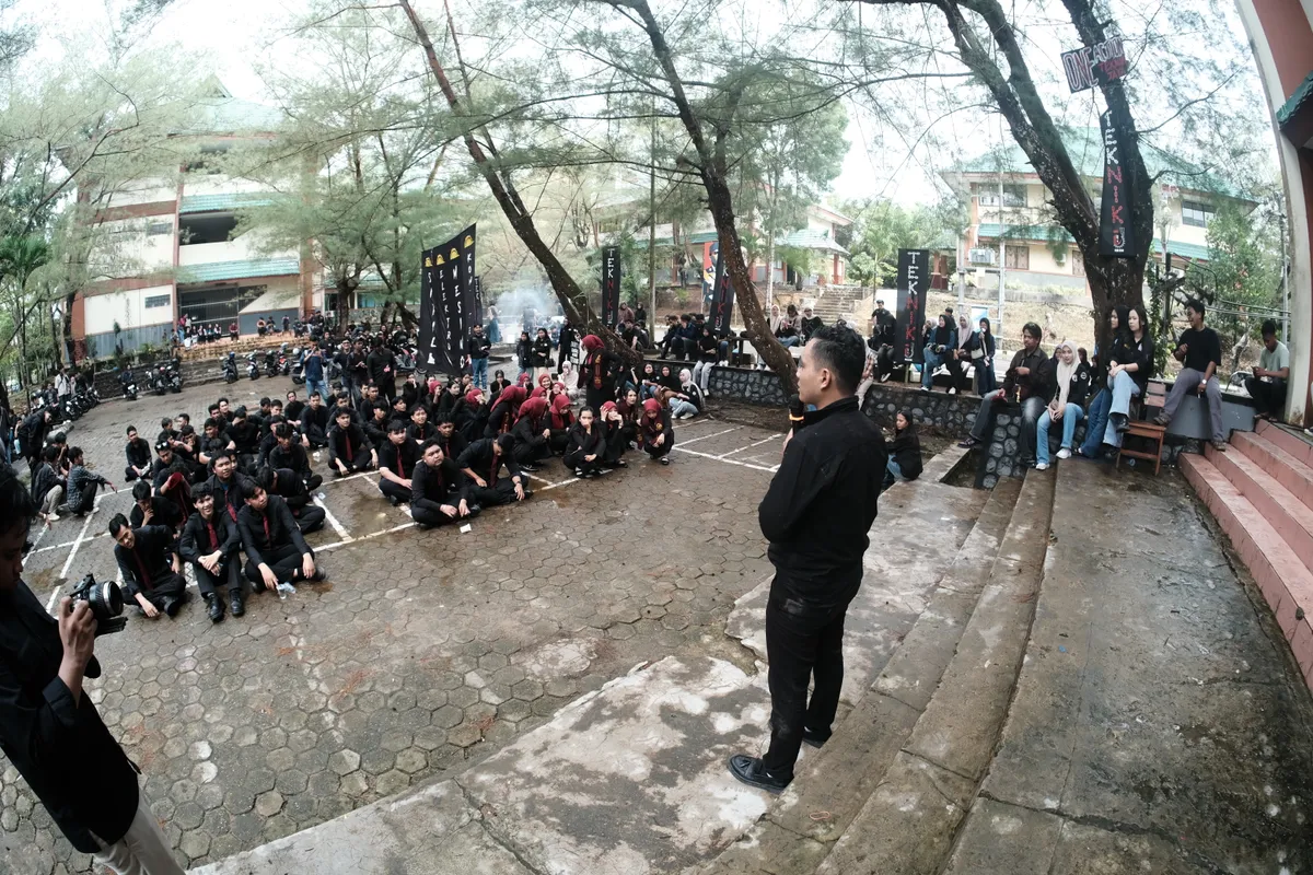 Momen Kirab 18