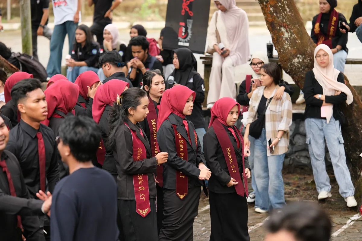 Momen Kirab 157