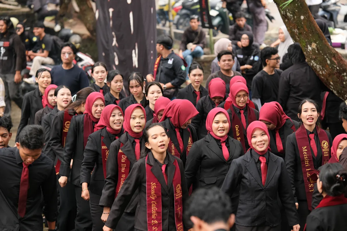 Momen Kirab 160