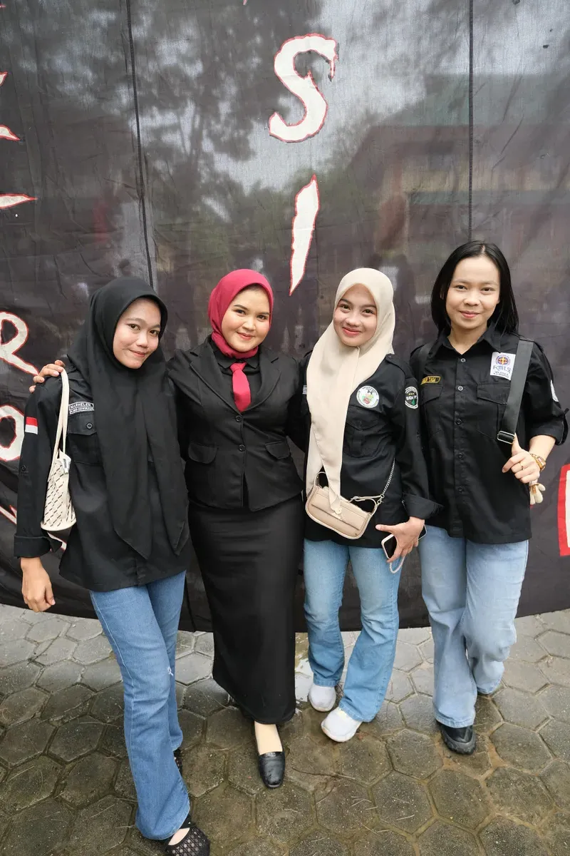 Momen Kirab 208