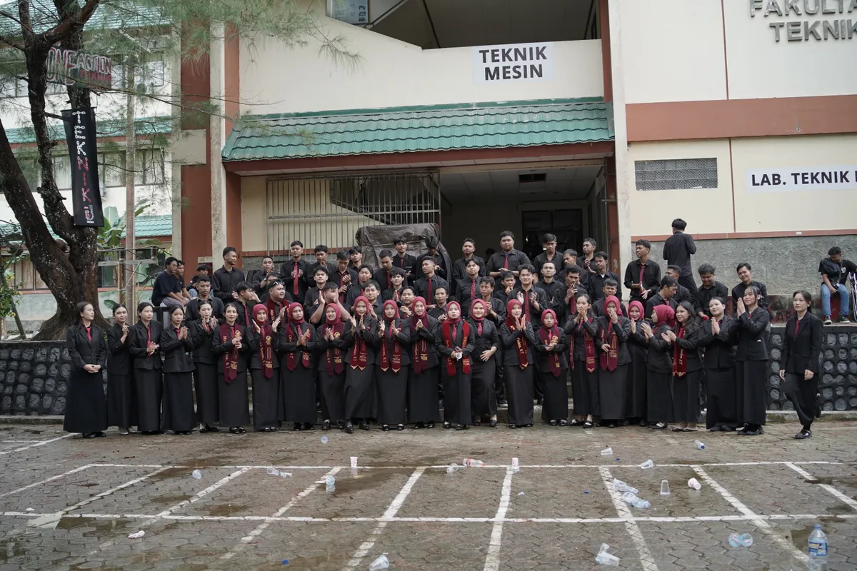 Momen Kirab 300
