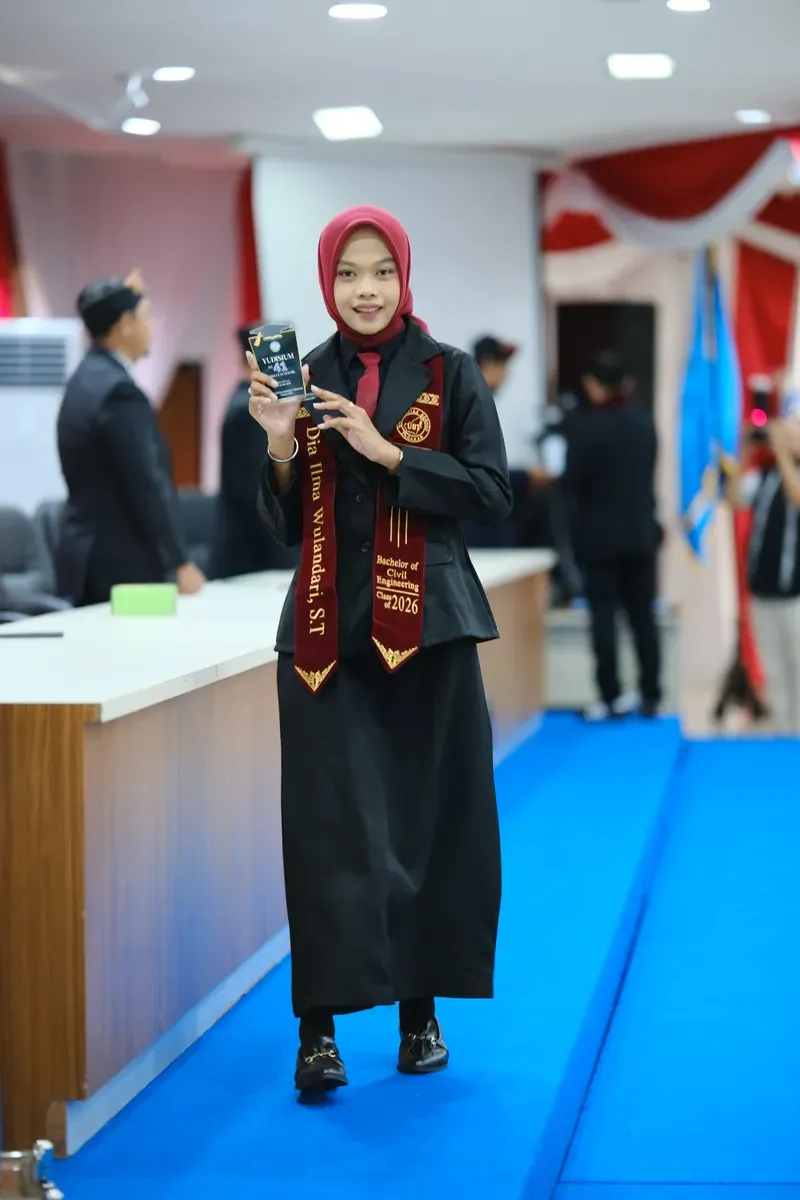 Momen Yudisium 80