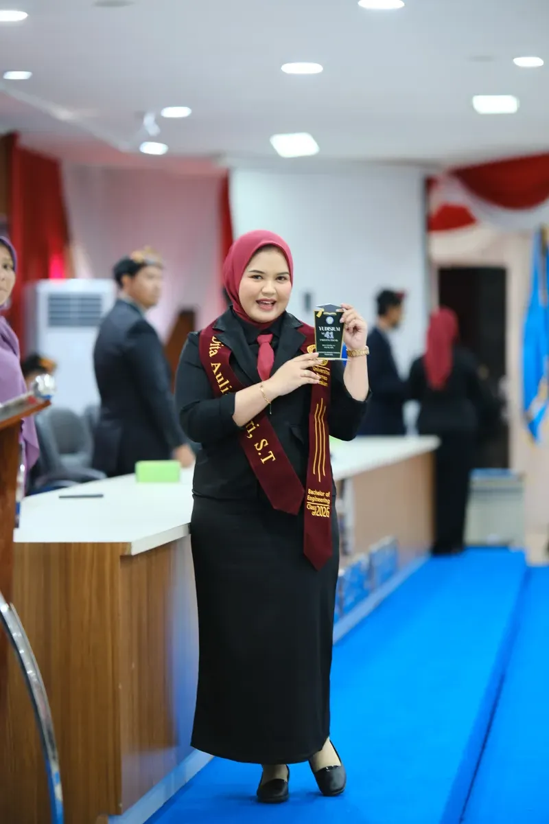 Momen Yudisium 82