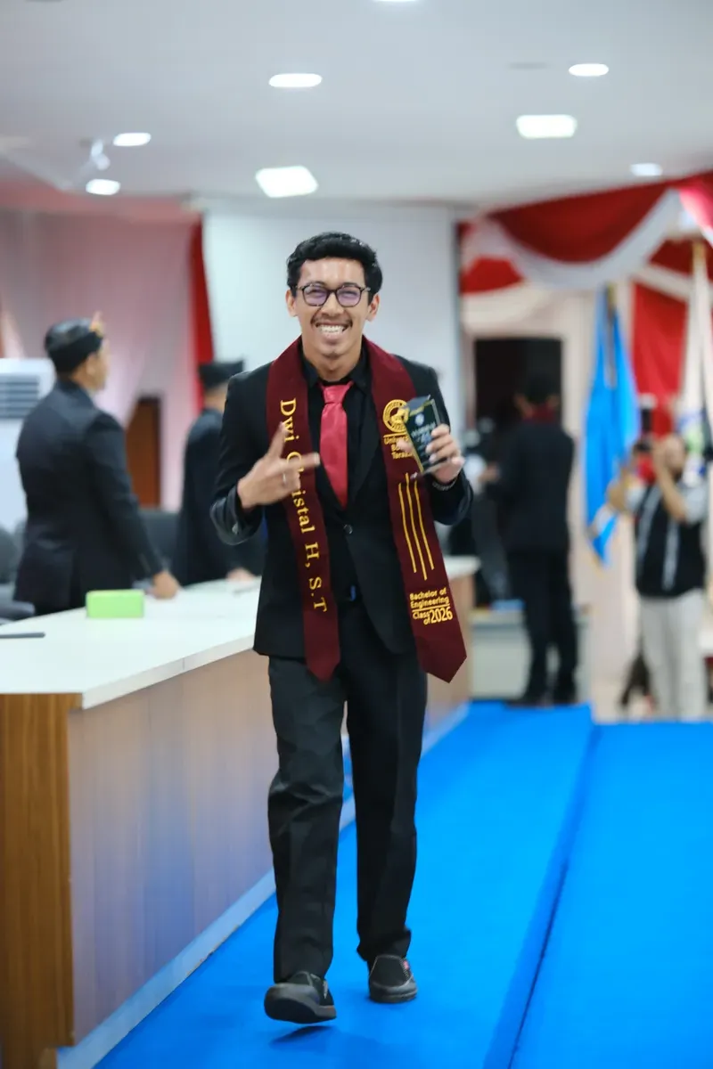 Momen Yudisium 85