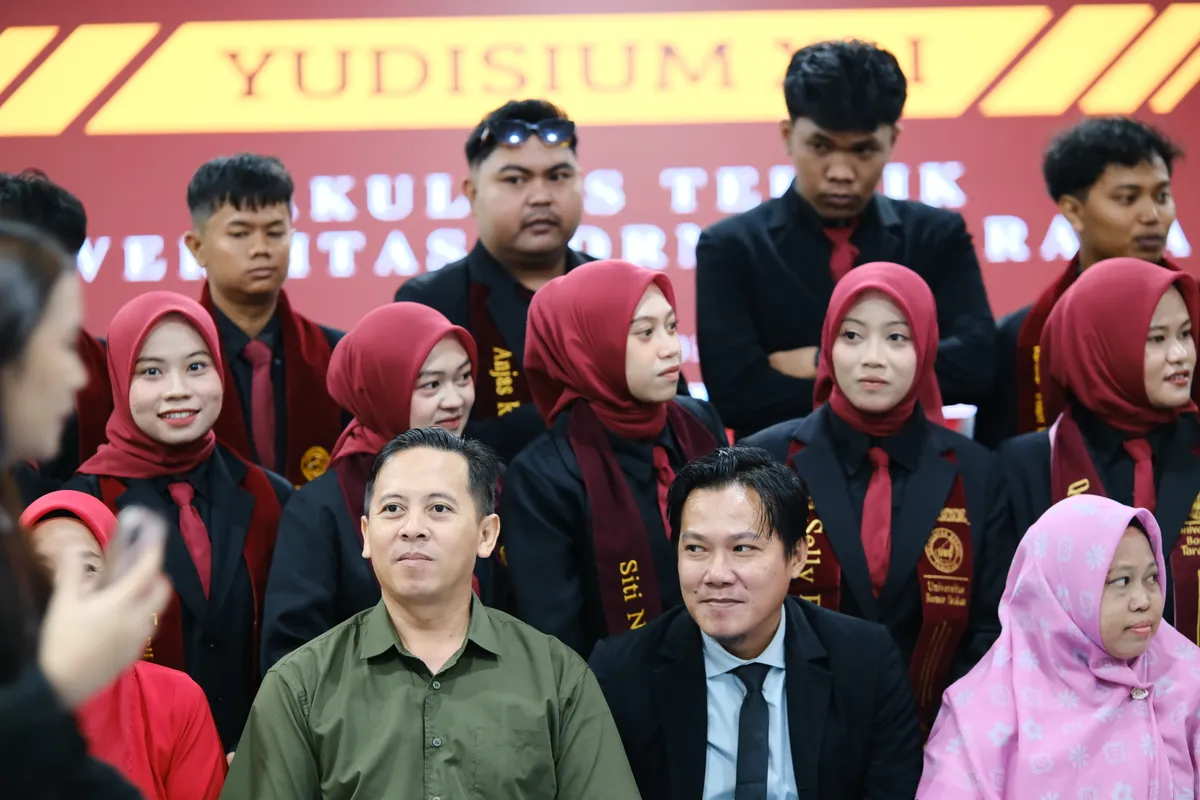 Momen Yudisium 163