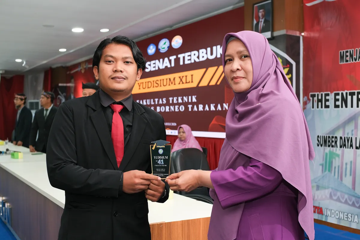 Momen Yudisium 275