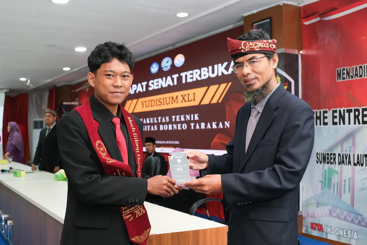 Momen Yudisium 300
