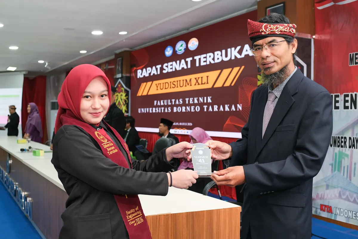 Momen Yudisium 304