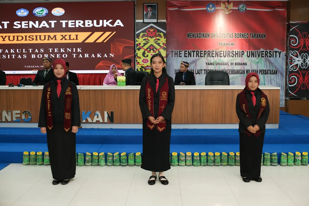 Momen Yudisium 310