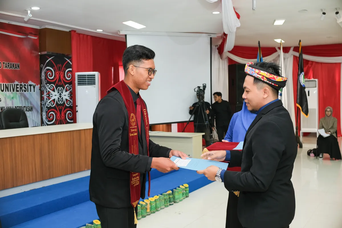 Momen Yudisium 318