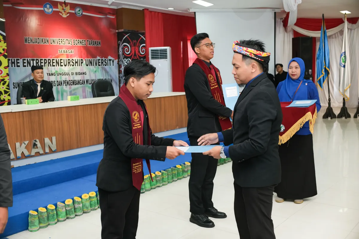 Momen Yudisium 320