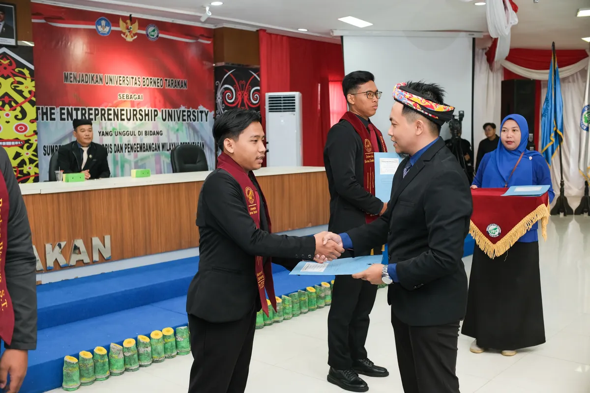 Momen Yudisium 321