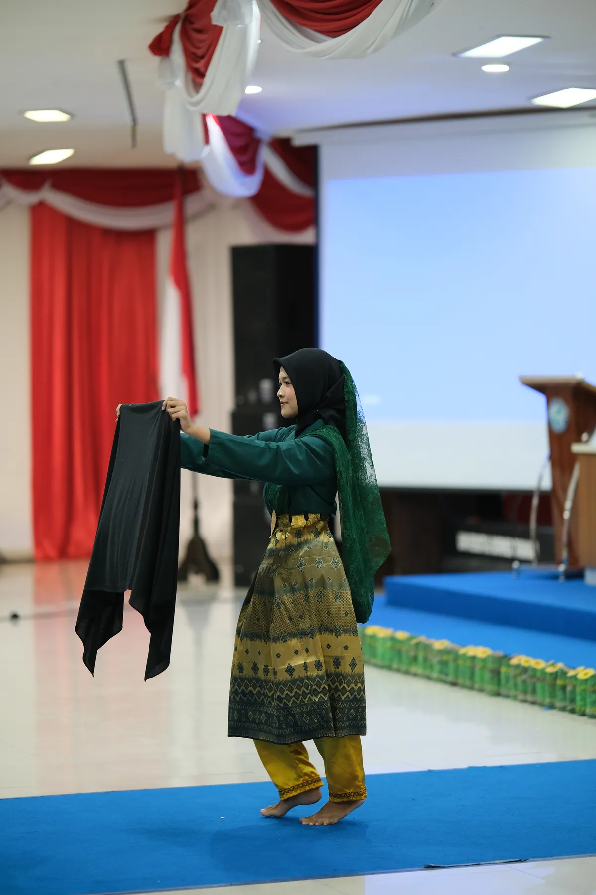 Momen Yudisium 332