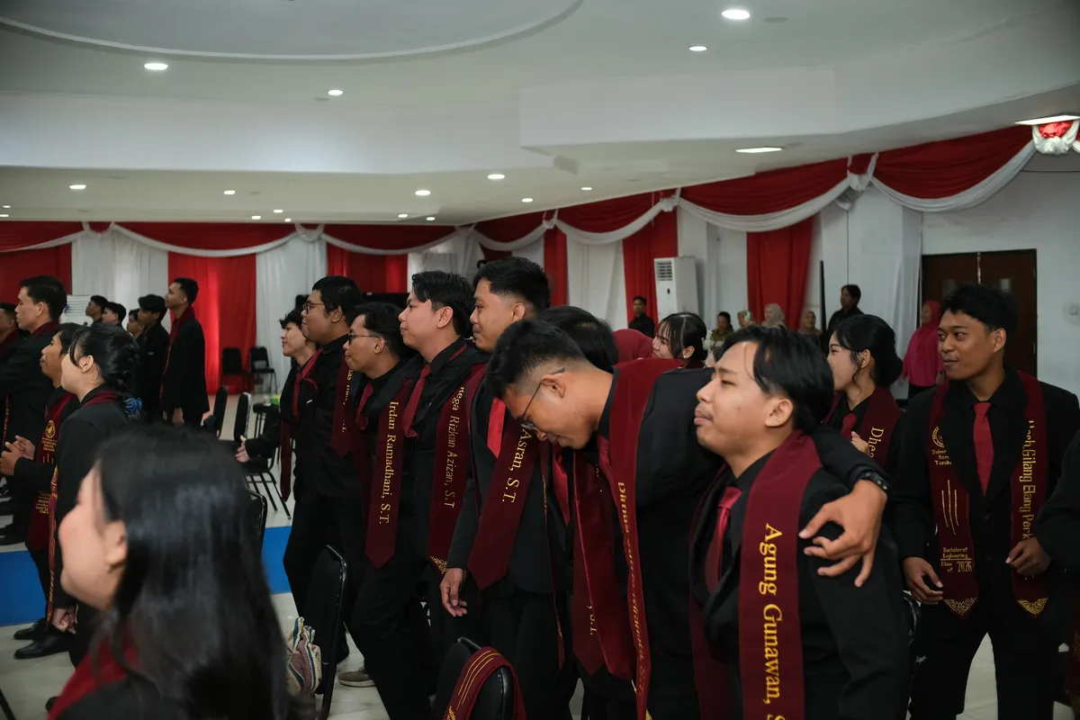 Momen Yudisium 340