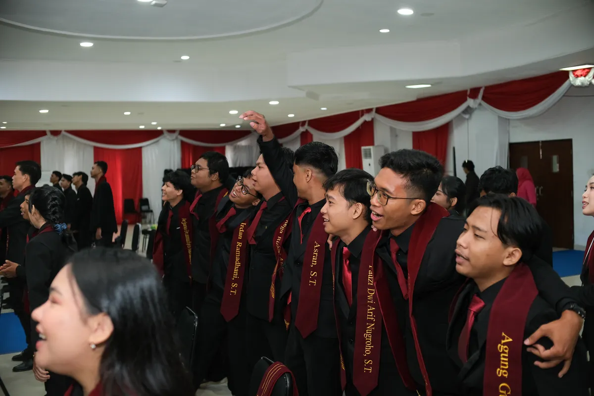 Momen Yudisium 341