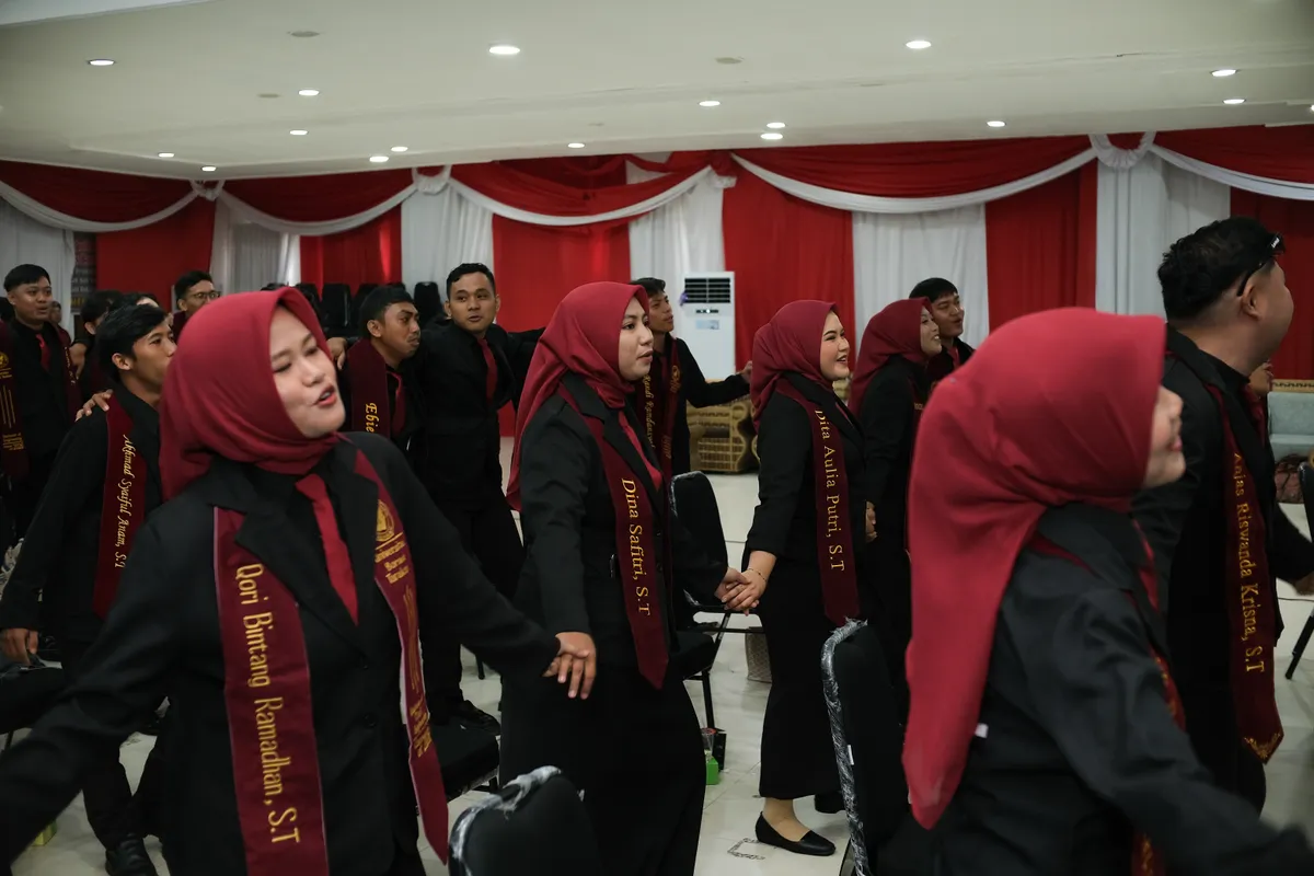 Momen Yudisium 348