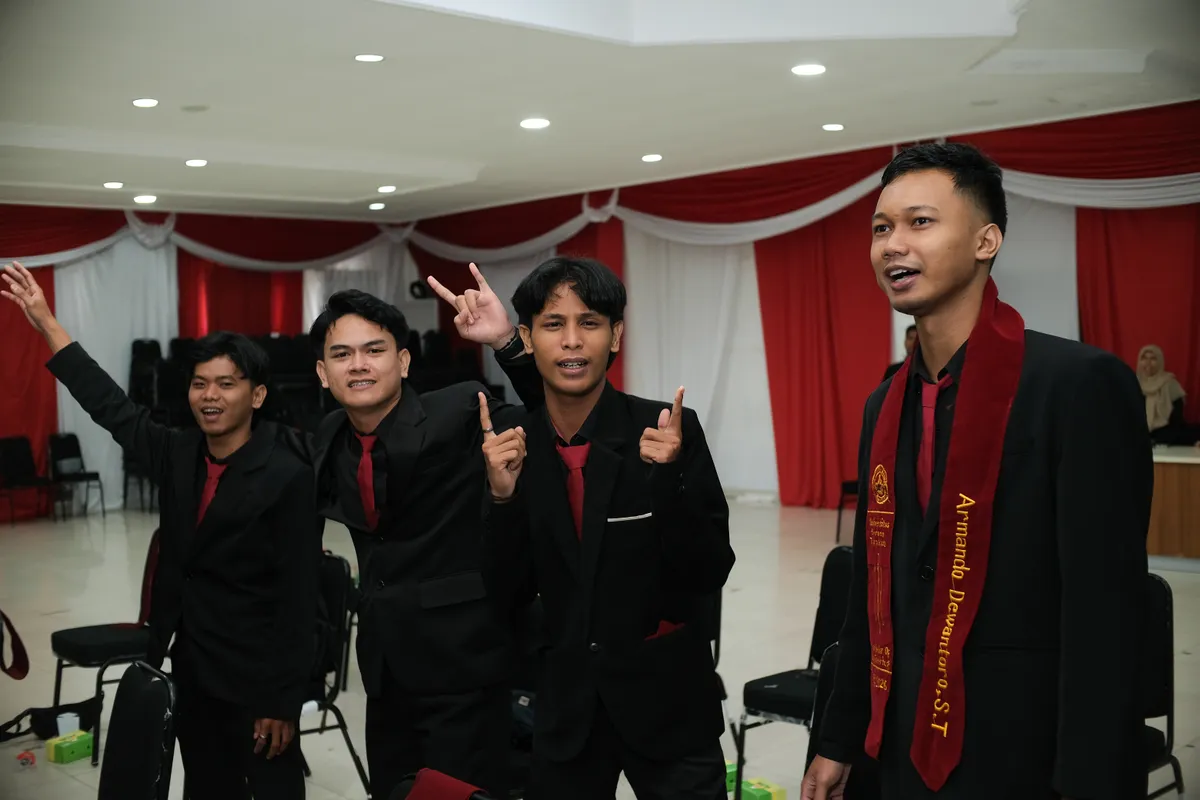 Momen Yudisium 360