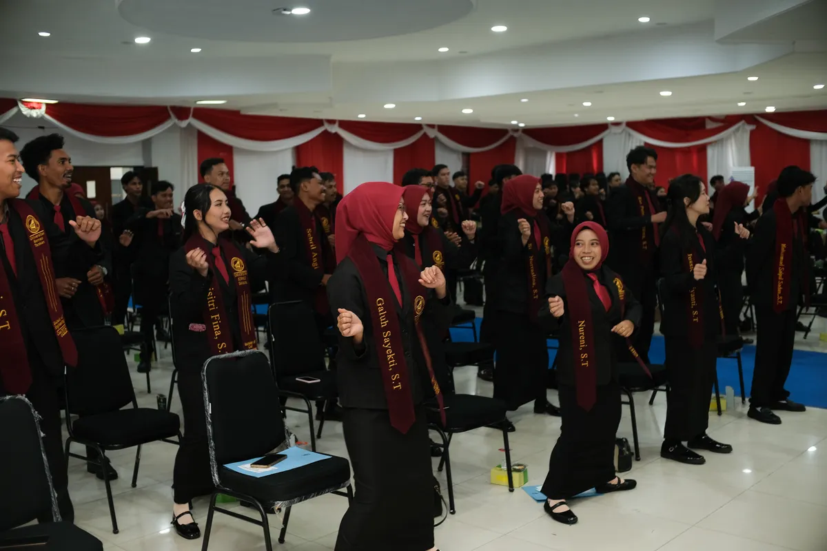 Momen Yudisium 364