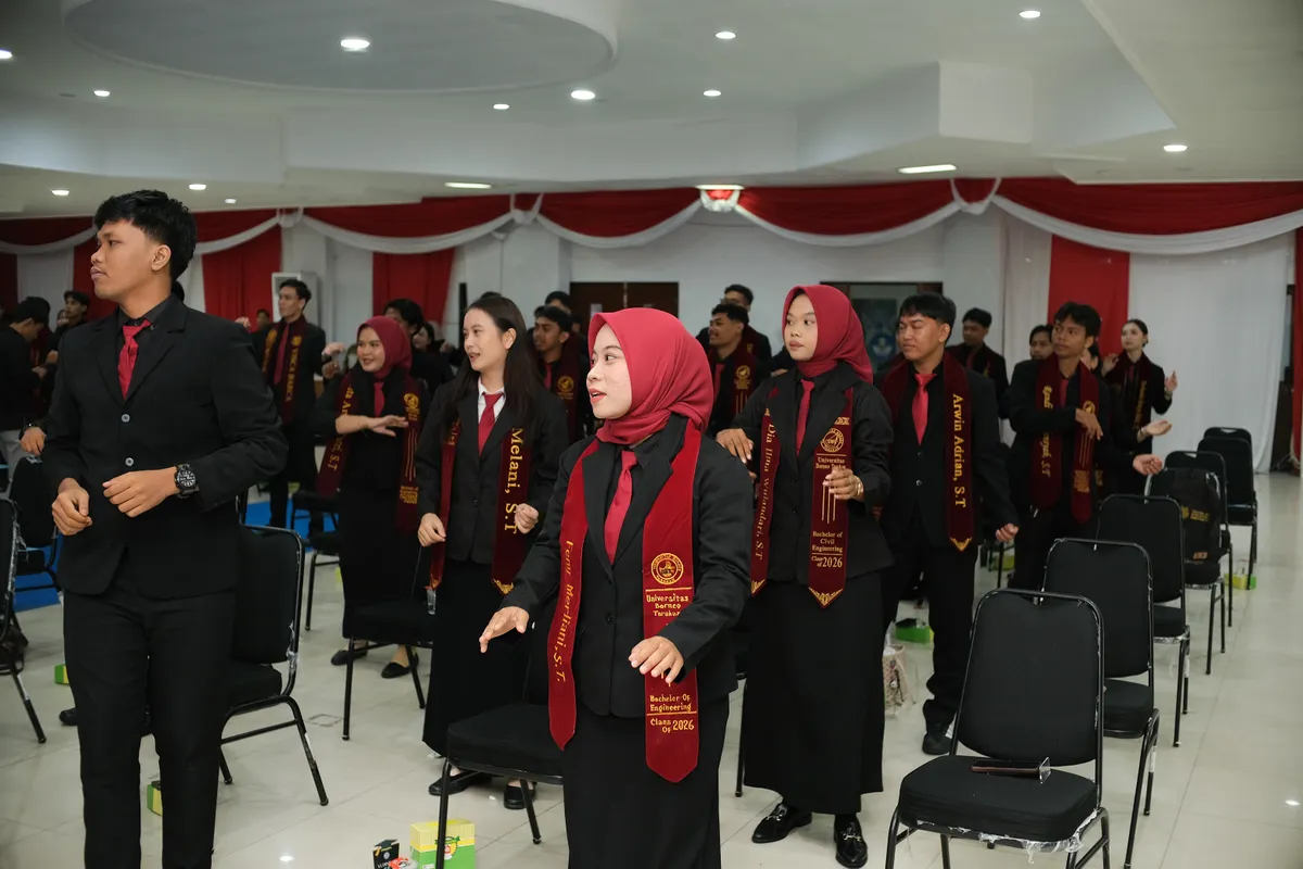 Momen Yudisium 370