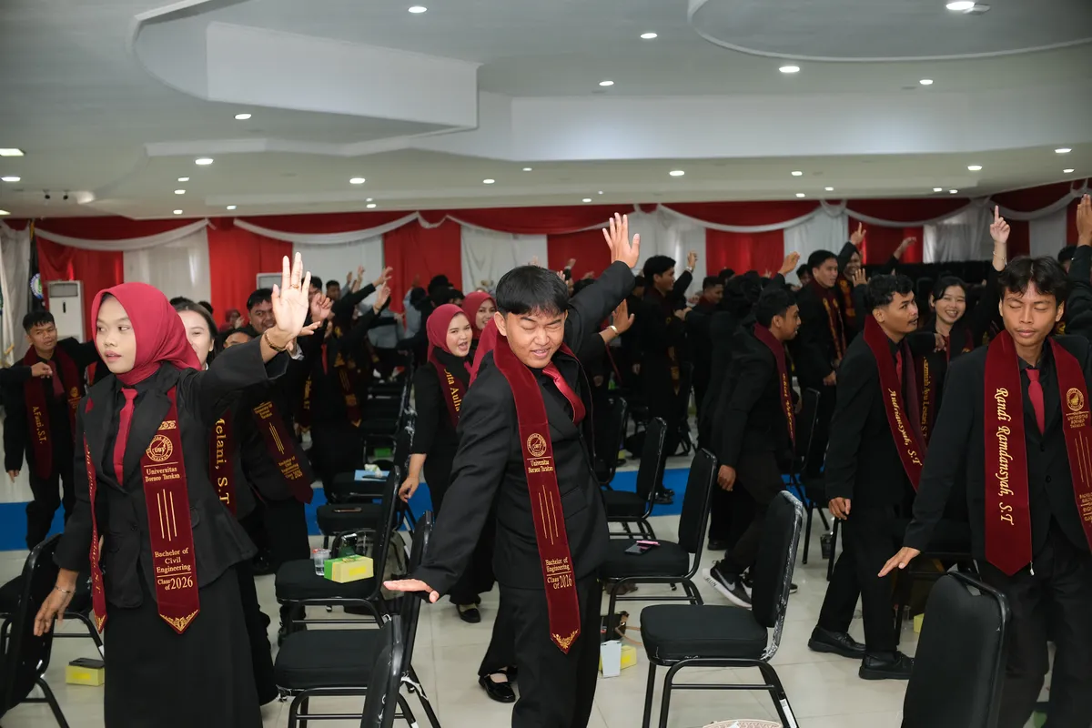 Momen Yudisium 372