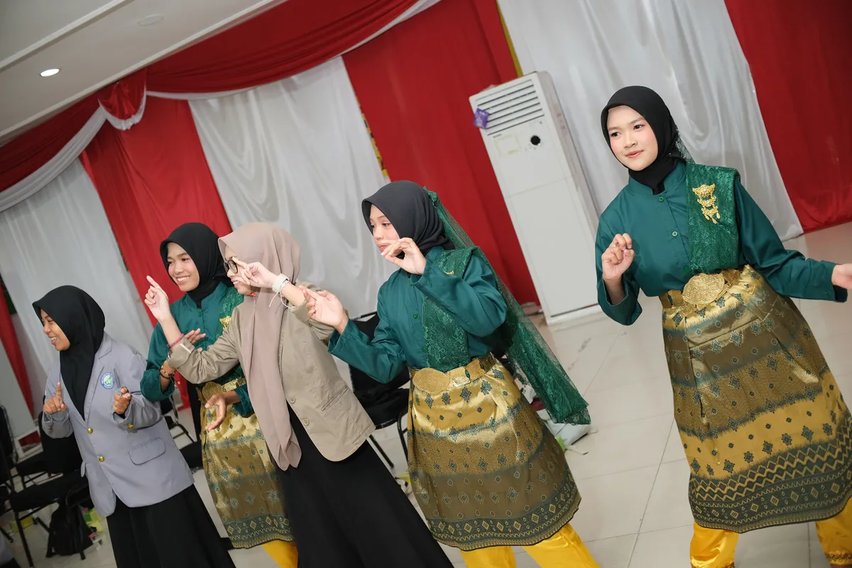 Momen Yudisium 375