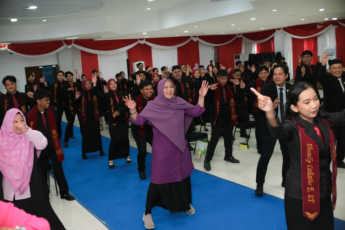 Momen Yudisium 377